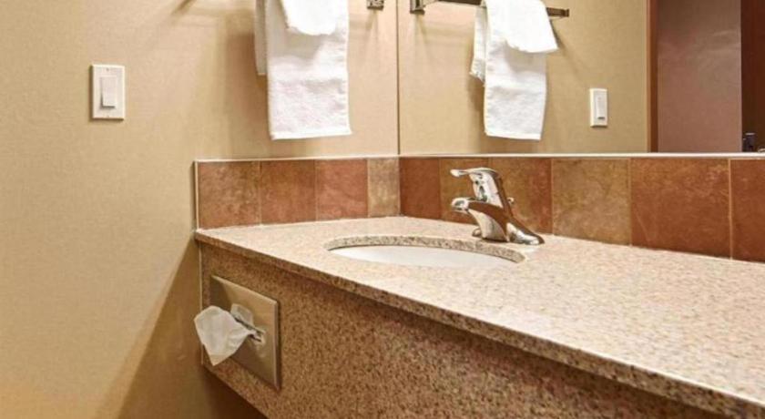 Best Western Diamond Inn Three Hills Eksteriør billede
