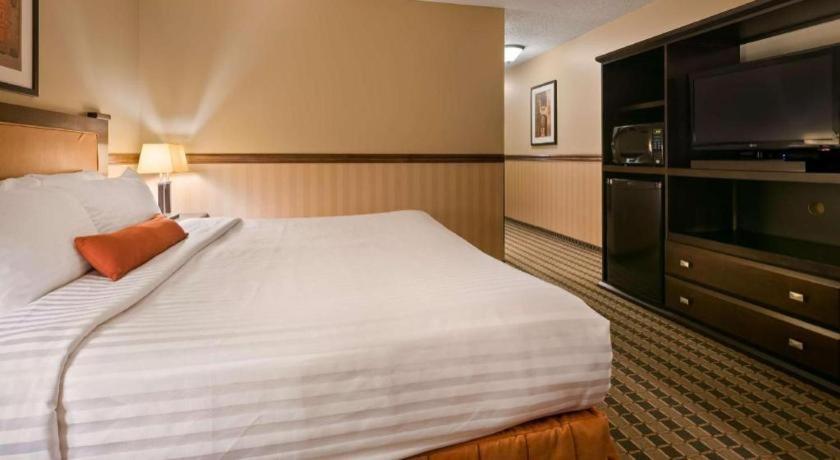 Best Western Diamond Inn Three Hills Eksteriør billede